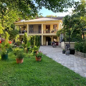 Проживание в семье Nargiz's, Батуми